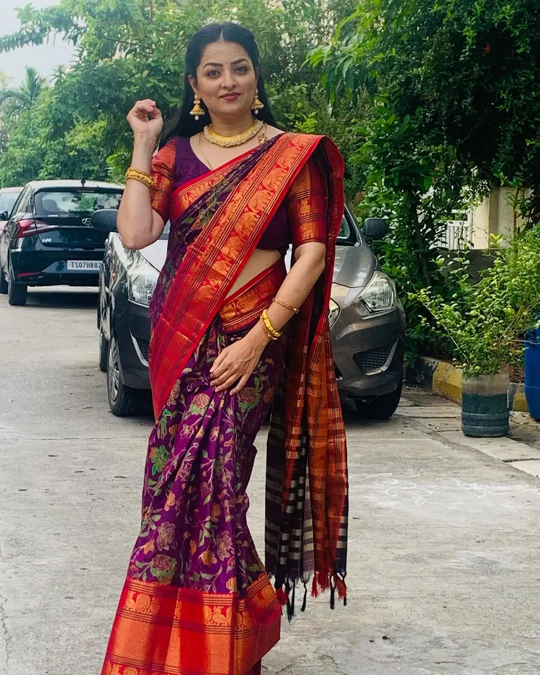 ETV Abhiruchi Madhuri Kandavalli In Traditional Violet Saree Red Blouse